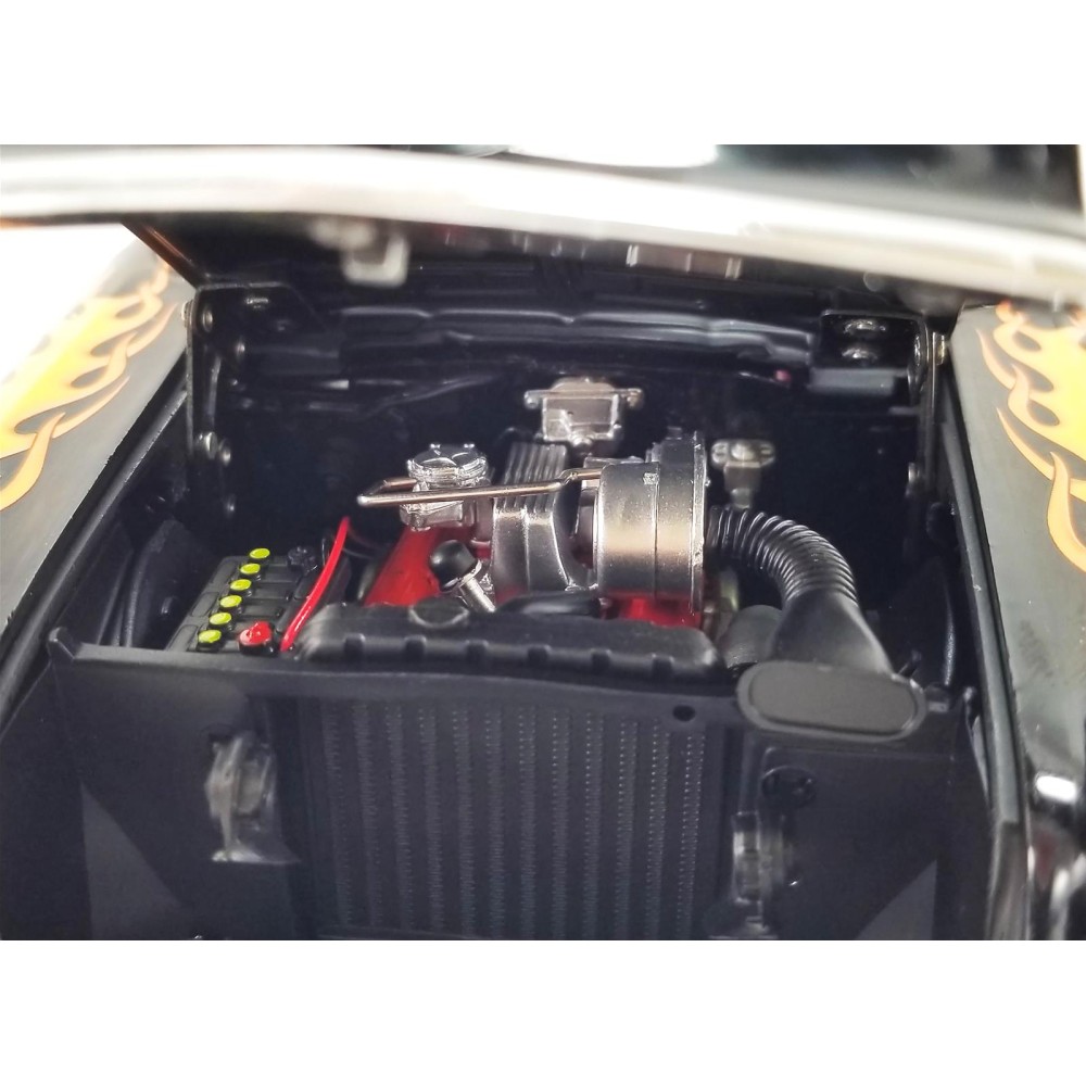 ACME  - Big Daddy Ed Roth Custom Paint Shop 1957 Chevrolet Bel Air - Scale 1:18