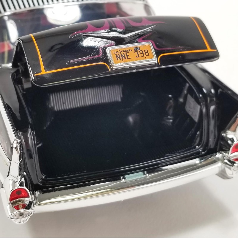 ACME  - Big Daddy Ed Roth Custom Paint Shop 1957 Chevrolet Bel Air - Scale 1:18