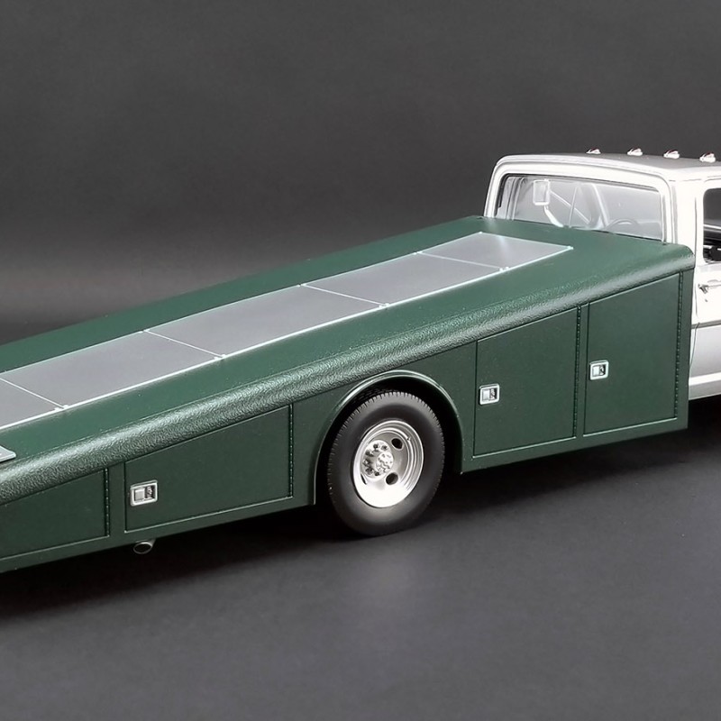 DDA ACME 1801402 1970 Ford F-350 Ramp Truck - BRUT Allan Moffat Racing - Scale 1:18