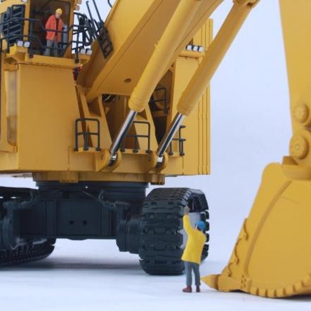 BYMO 25026-2 Komatsu PC8000-6 Diesel Backhoe Mining Excavator - Scale 1:50