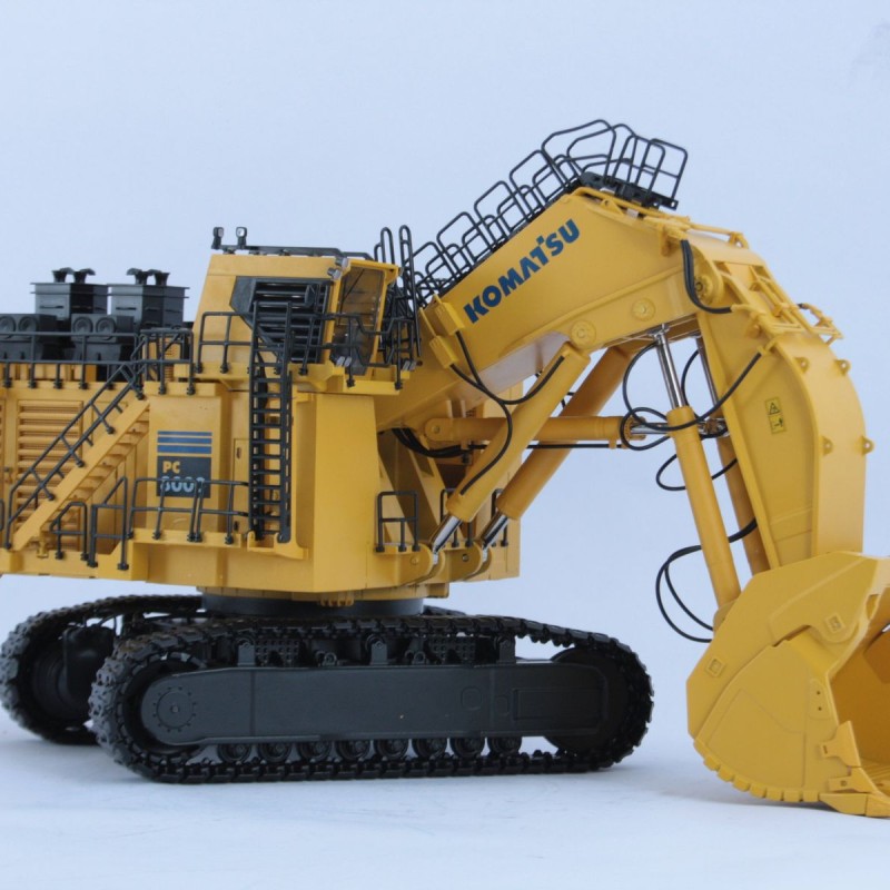 BYMO 25026/8 Komatsu PC8000-11 Diesel Mining Excavator with Front Shovel Yellow New 2022 - Scale 1:50
