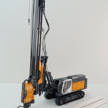 BYMO 25028/1 BAUER RTG RG 21 T Pile Driver with Hydraulic Vibrator 2023 - Scale 1:50 