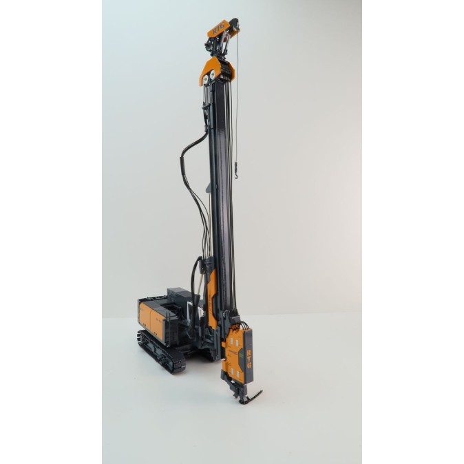 BYMO 25028/1 BAUER RTG RG 21 T Pile Driver with Hydraulic Vibrator 2023 - Scale 1:50 