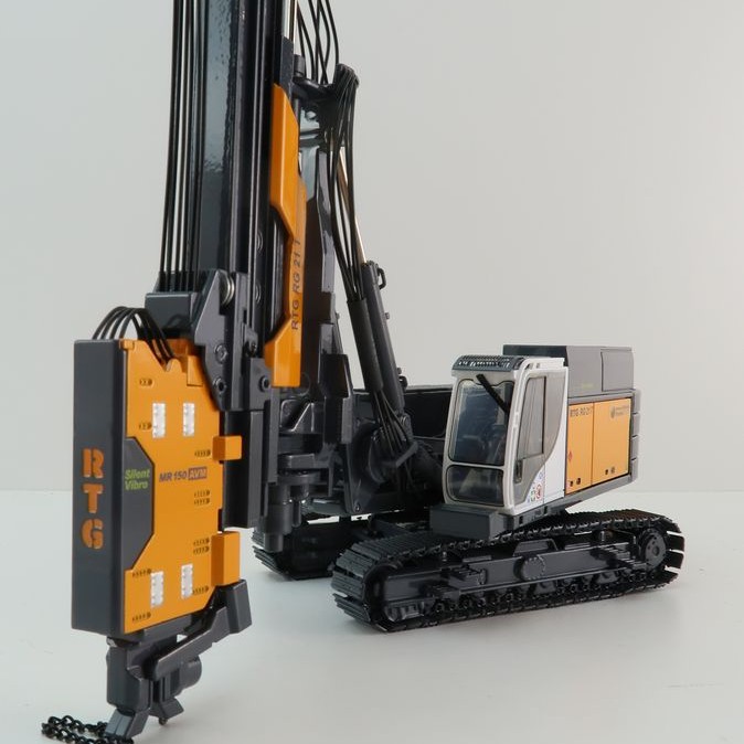 BYMO 25028/1 BAUER RTG RG 21 T Pile Driver with Hydraulic Vibrator 2023 - Scale 1:50 