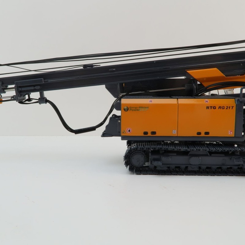 BYMO 25028/1 BAUER RTG RG 21 T Pile Driver with Hydraulic Vibrator 2023 - Scale 1:50 