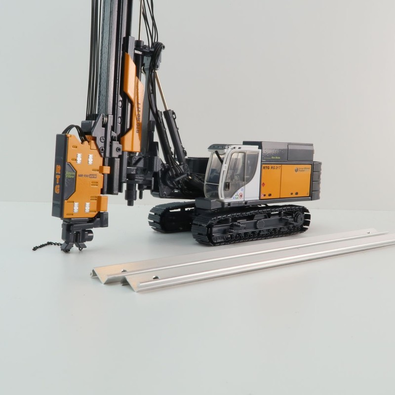 BYMO 25028/1 BAUER RTG RG 21 T Pile Driver with Hydraulic Vibrator 2023 - Scale 1:50 