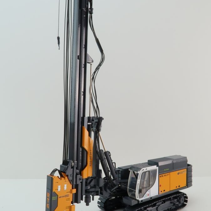 BYMO 25028/1 BAUER RTG RG 21 T Pile Driver with Hydraulic Vibrator 2023 - Scale 1:50 