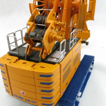 BYMO 25030/1 BAUER Grab System GB50 Grab Carrier with Diaphragm Wall Grab DHG V  - Scale 1:50