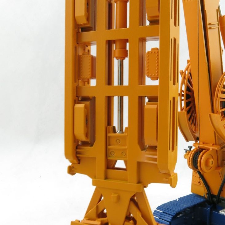 BYMO 25030/1 BAUER Grab System GB50 Grab Carrier with Diaphragm Wall Grab DHG V  - Scale 1:50