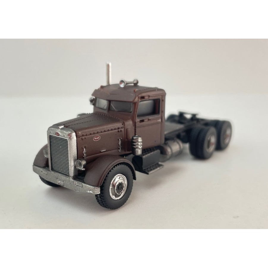 Brekina - 1955 Peterbilt 281 Prime Mover Rust  - Movie Duel - Scale 1:87