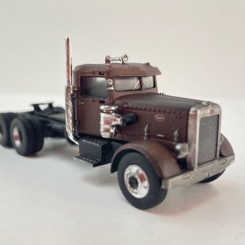 Brekina - 1955 Peterbilt 281 Prime Mover Rust  - Movie Duel - Scale 1:87