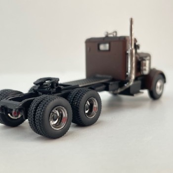 Brekina - 1955 Peterbilt 281 Prime Mover Rust  - Movie Duel - Scale 1:87
