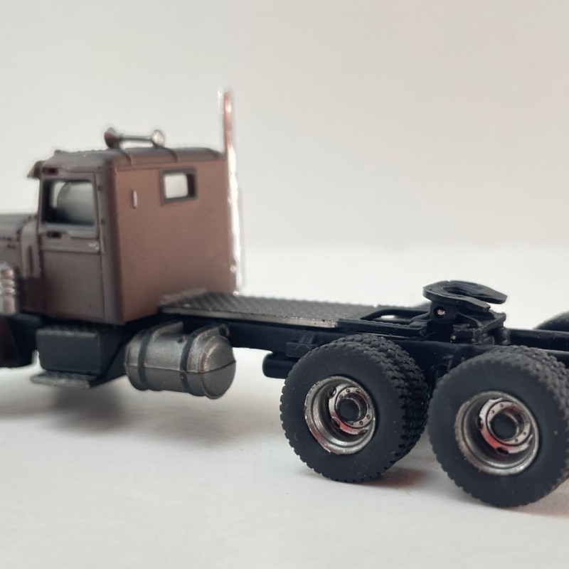 Brekina - 1955 Peterbilt 281 Prime Mover Rust  - Movie Duel - Scale 1:87