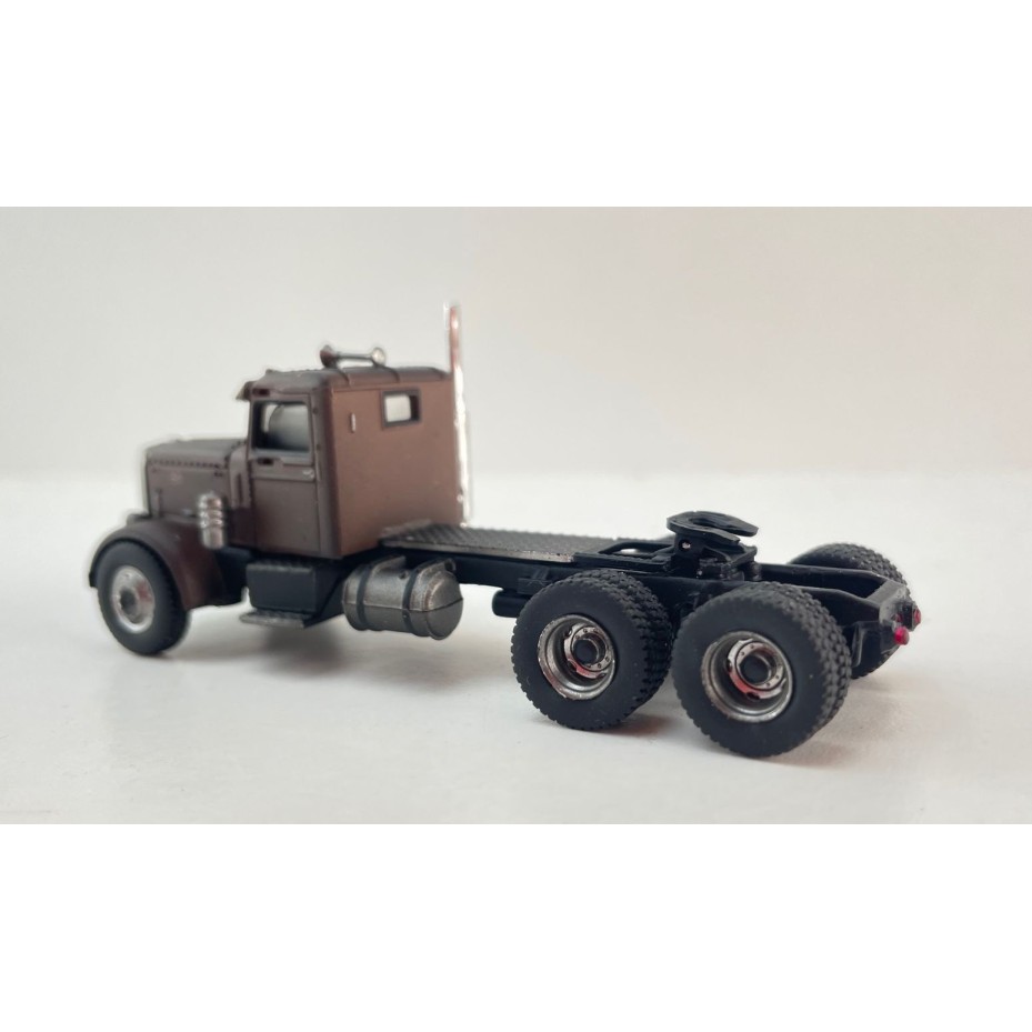 Brekina - 1955 Peterbilt 281 Prime Mover Rust  - Movie Duel - Scale 1:87