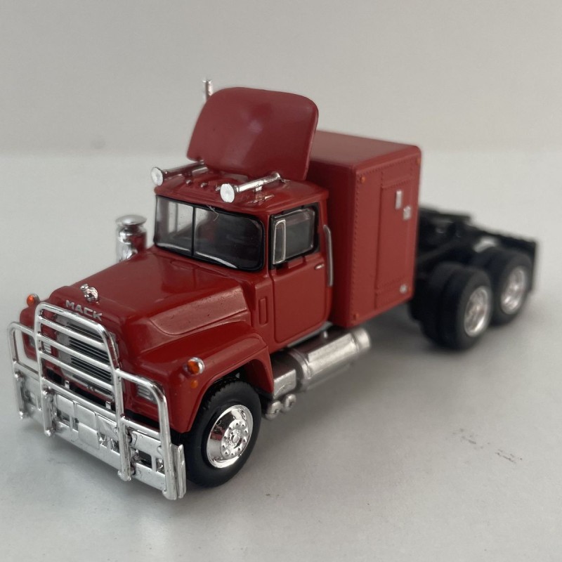 Brekina - 1966 Mack RS 700 6x4 Prime Mover Red - Scale 1:87