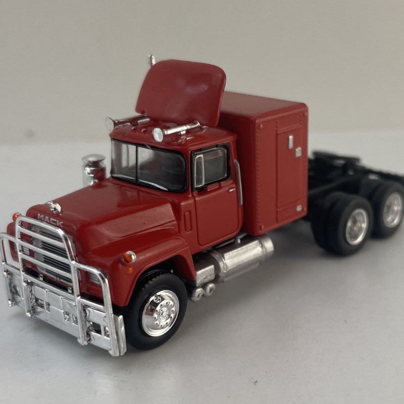 Brekina - 1966 Mack RS 700 6x4 Prime Mover Red - Scale 1:87
