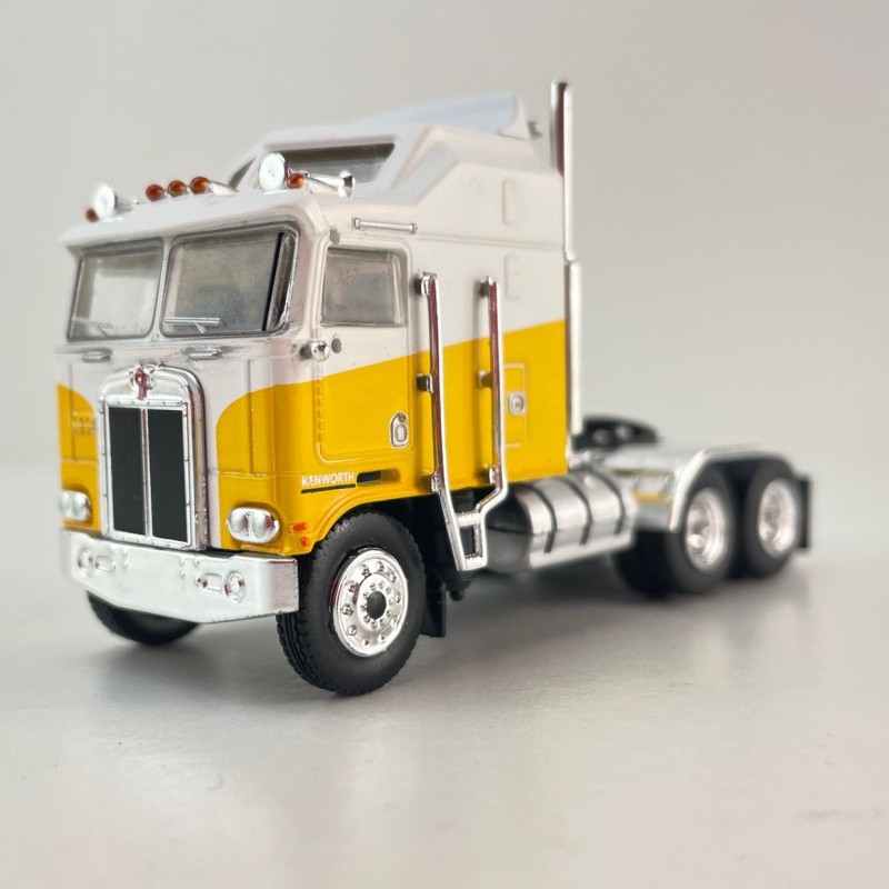 Brekina - Kenworth K 100 Aerodyne 6x4 Prime Mover Yellow / White - Scale 1:87
