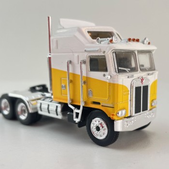 Brekina - Kenworth K 100 Aerodyne 6x4 Prime Mover Yellow / White - Scale 1:87