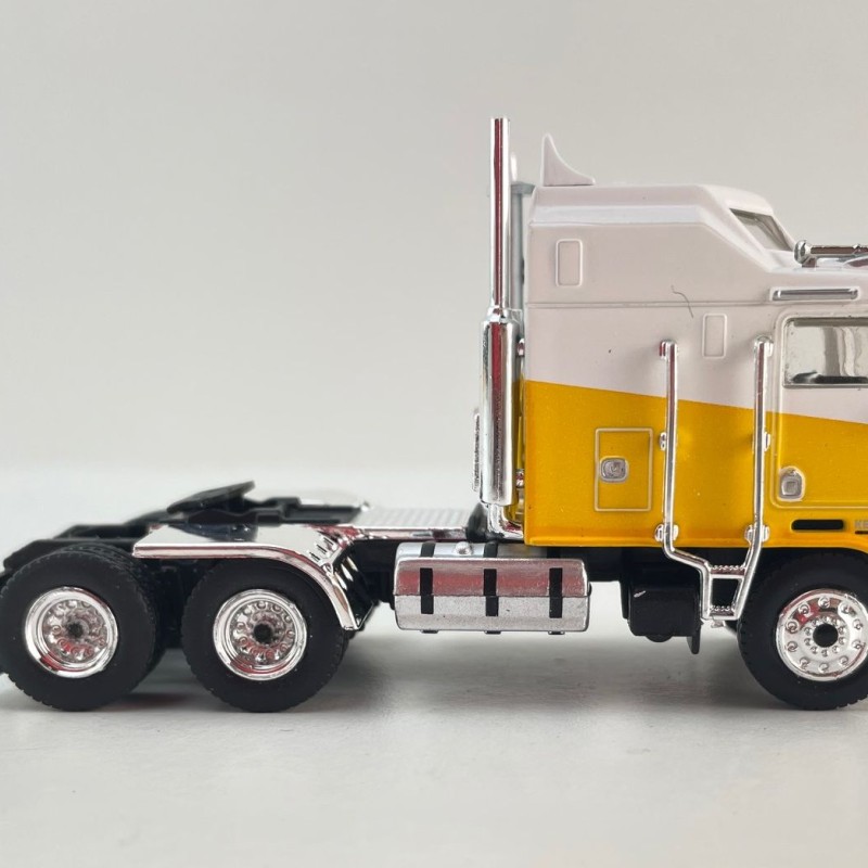 Brekina - Kenworth K 100 Aerodyne 6x4 Prime Mover Yellow / White - Scale 1:87