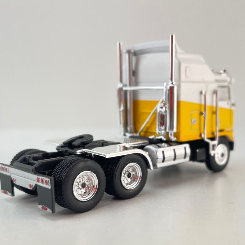 Brekina - Kenworth K 100 Aerodyne 6x4 Prime Mover Yellow / White - Scale 1:87
