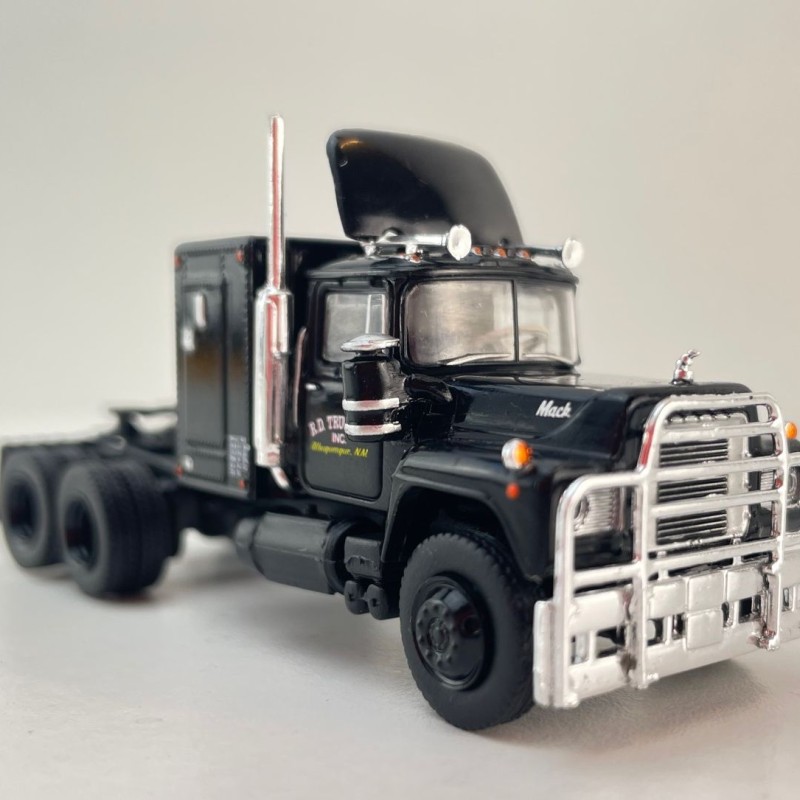 Brekina - Mack RS 700 6x4 Prime Mover R.D. Trucking Rubber Ducky Movie Convoy - Scale 1:87