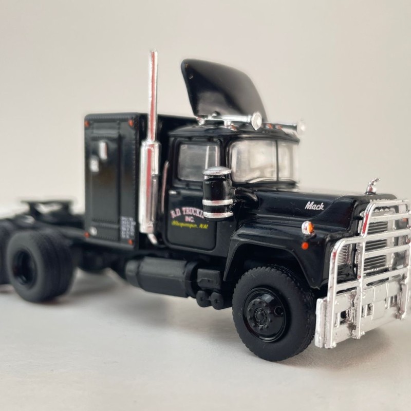Brekina - Mack RS 700 6x4 Prime Mover R.D. Trucking Rubber Ducky Movie Convoy - Scale 1:87
