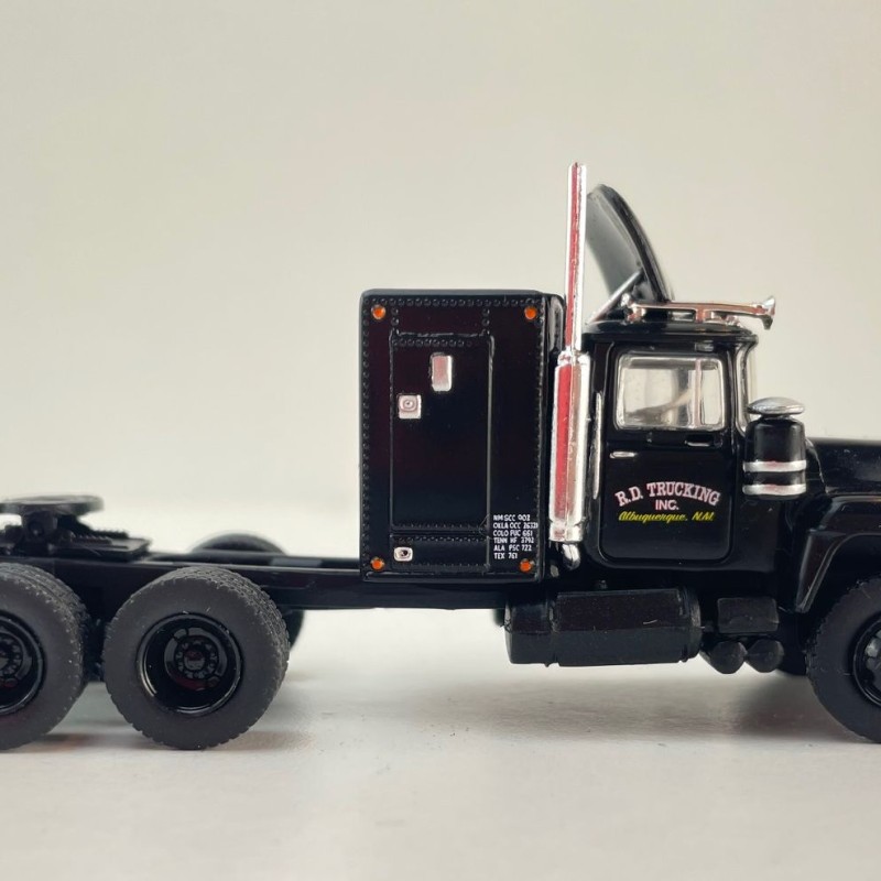 Brekina - Mack RS 700 6x4 Prime Mover R.D. Trucking Rubber Ducky Movie Convoy - Scale 1:87