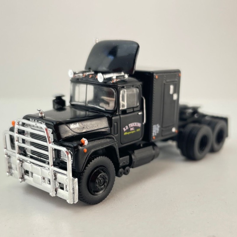 Brekina - Mack RS 700 6x4 Prime Mover R.D. Trucking Rubber Ducky Movie Convoy - Scale 1:87