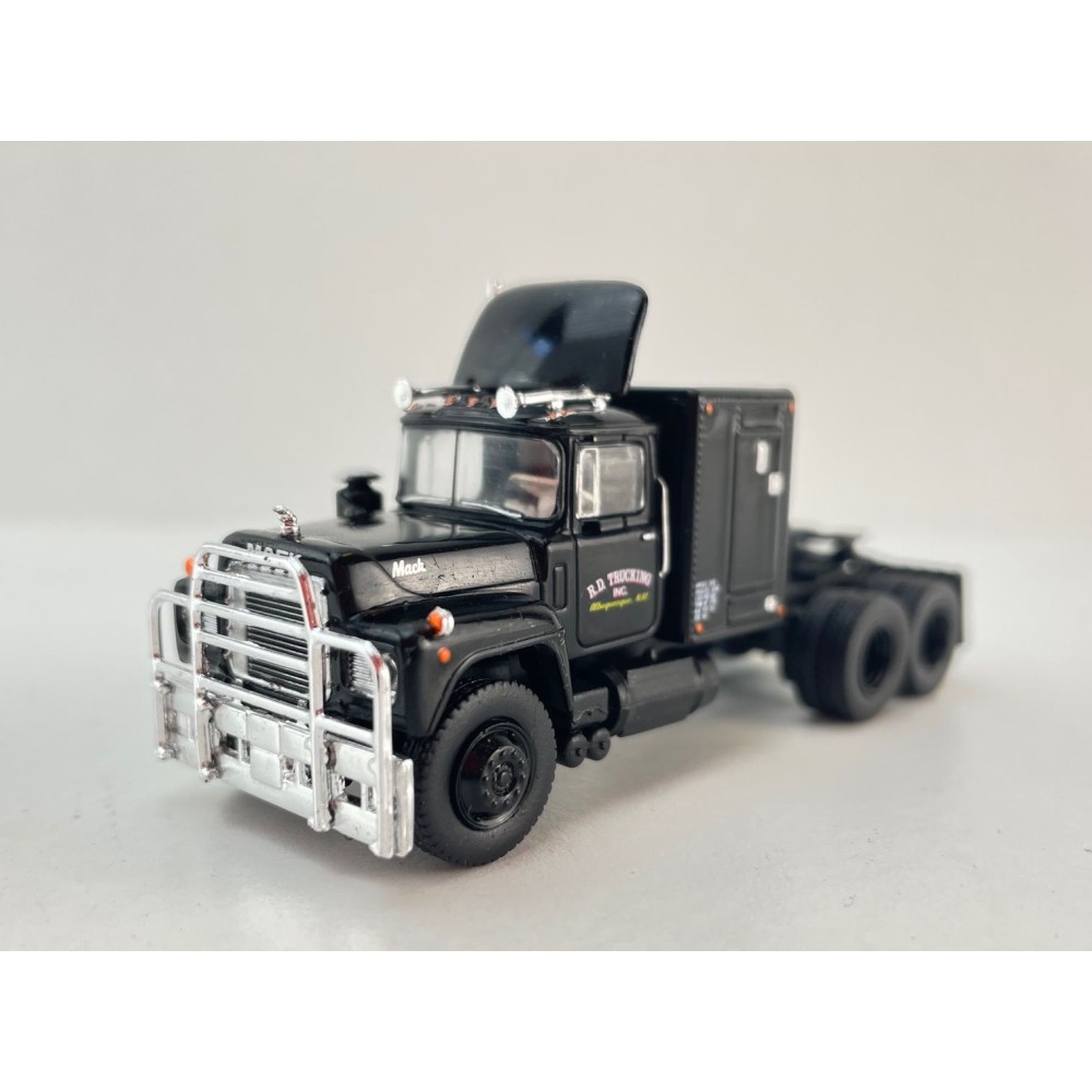 Brekina - Mack RS 700 6x4 Prime Mover R.D. Trucking Rubber Ducky Movie Convoy - Scale 1:87