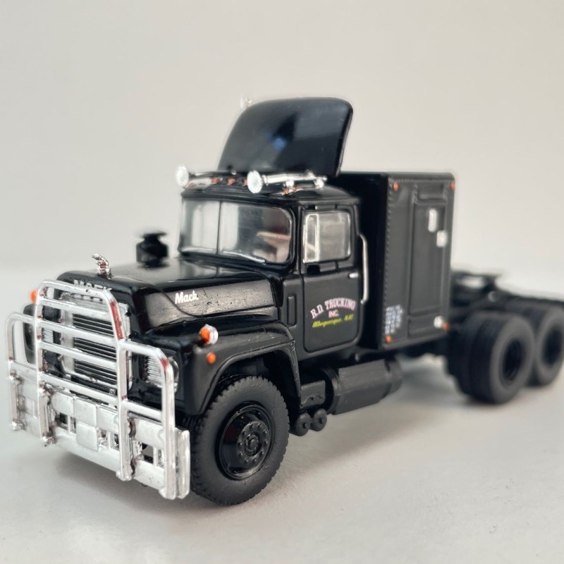 Brekina - Mack RS 700 6x4 Prime Mover R.D. Trucking Rubber Ducky Movie Convoy - Scale 1:87