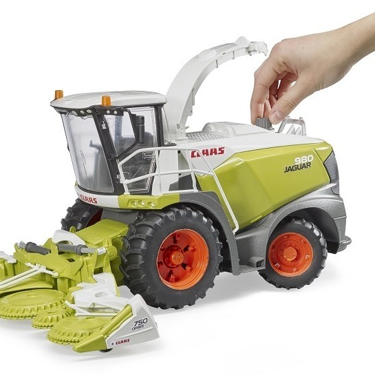 Bruder 02134 - Claas Jaguar 980 Forage Harvester - Scale 1:16