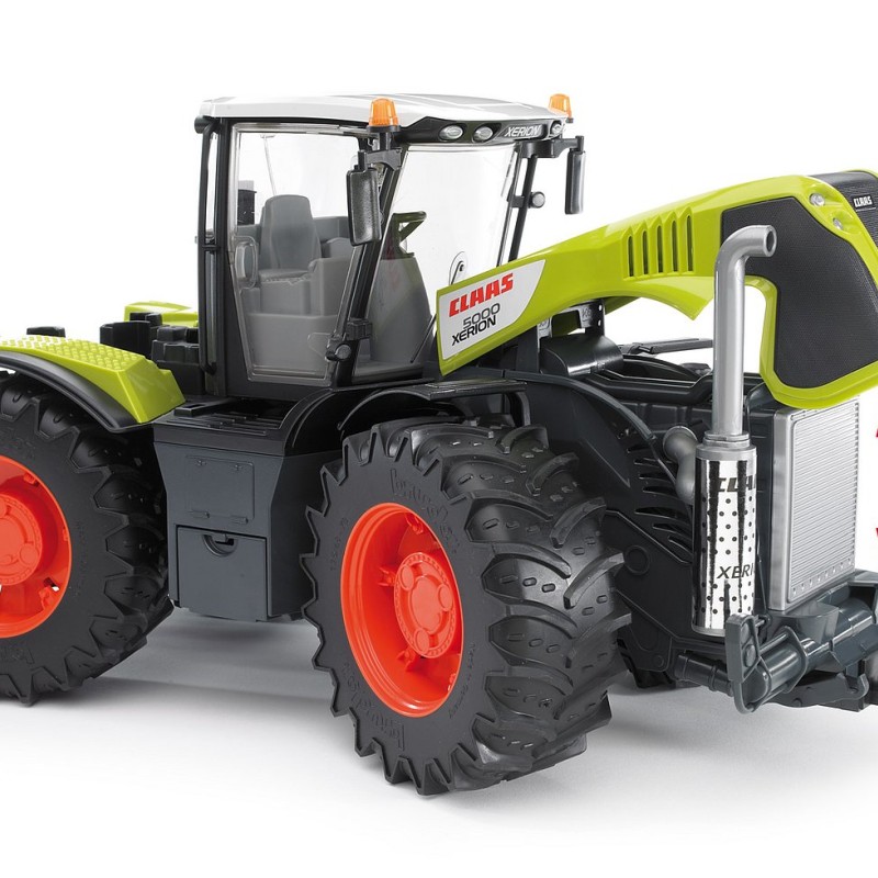 Bruder 03015 - Claas Xerion 5000 Tractor - Scale 1:16