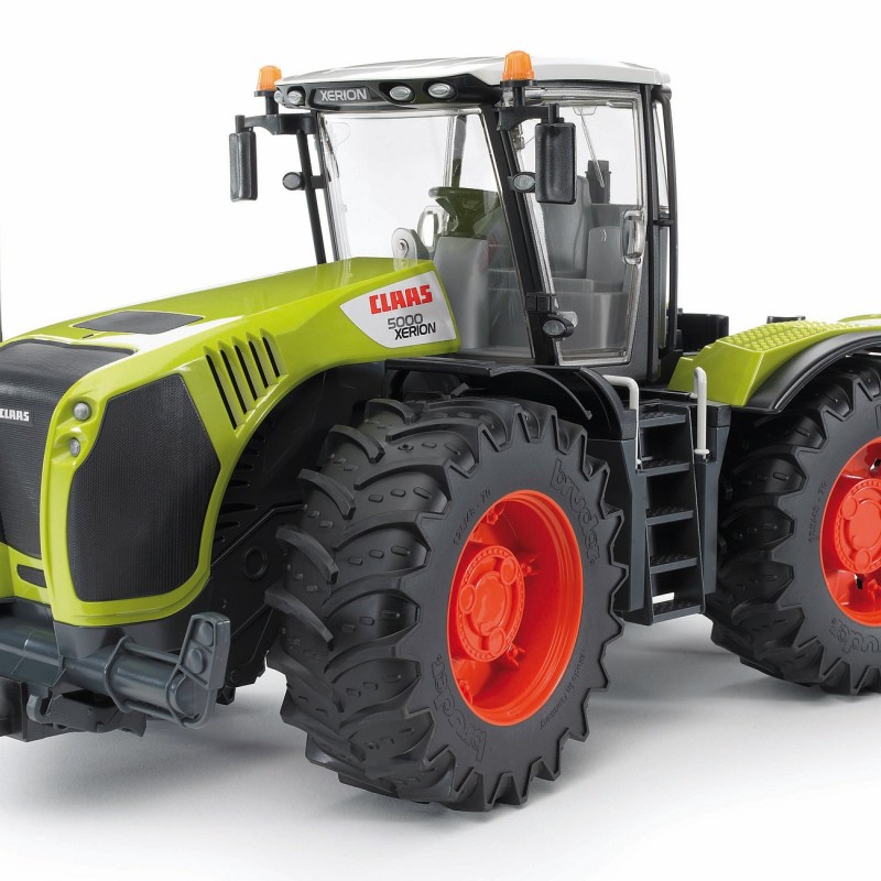 Bruder 03015 - Claas Xerion 5000 Tractor - Scale 1:16