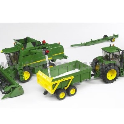 Bruder 02132 - John Deere Combine Harvester T670i - Scale 1:16 