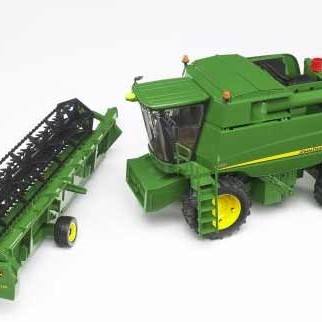 Bruder 02132 - John Deere Combine Harvester T670i - Scale 1:16 