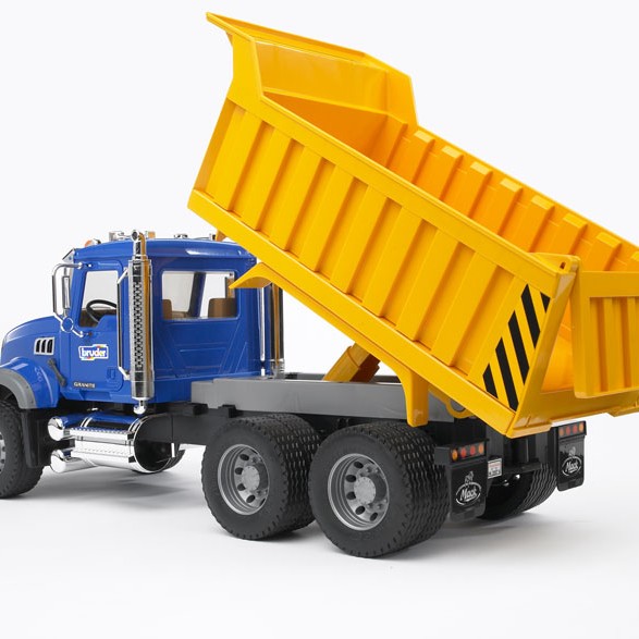 Bruder 02815 - MACK Truck Granite Up Truck - Scale 1:16 