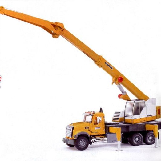 Bruder 02818 - MACK Granite Liebherr Crane Truck - Scale 1:16 