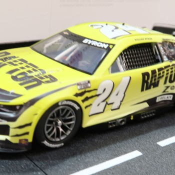 Carrera 32006 Digital 1:32 NASCAR Camaro NextGen ZL1 Hendrick Motorsports William Byron No 24 Slot Car