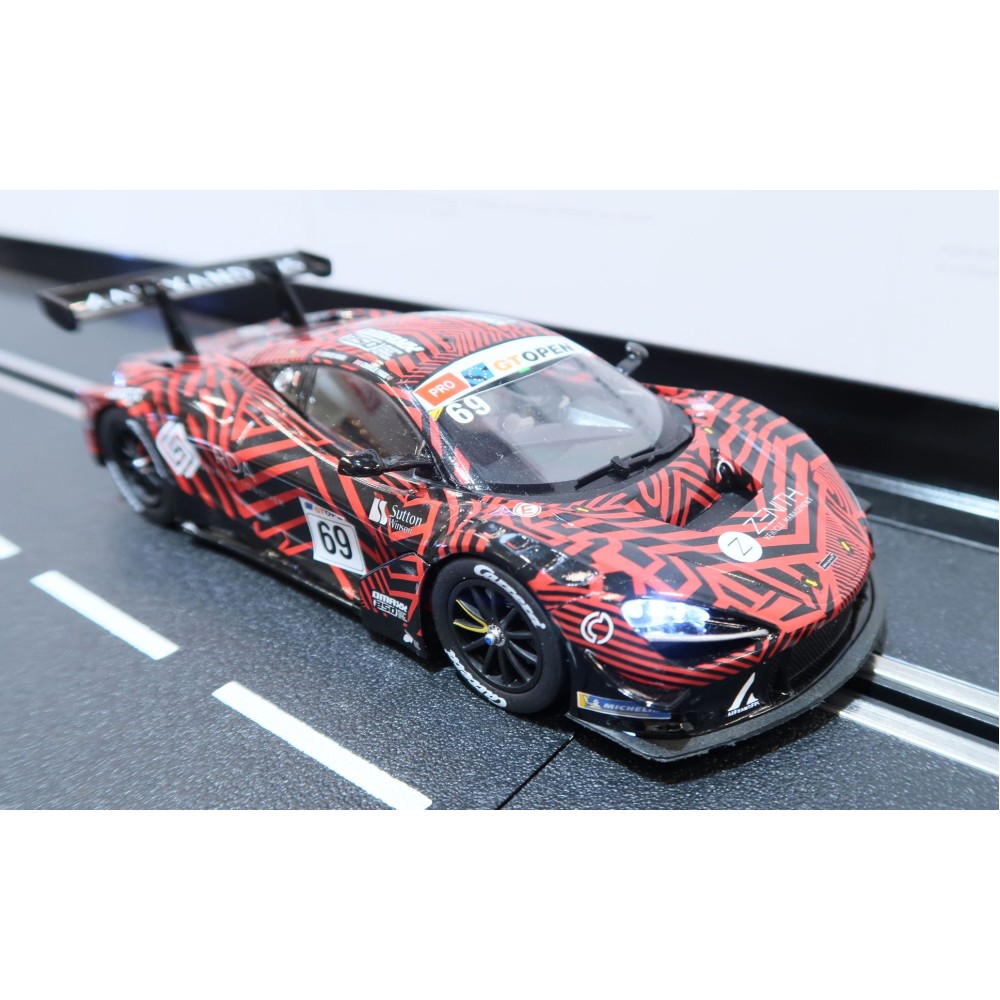 Carrera 32020 Digital 1:32 McLaren 720S GT3 Optimum Motorsport No 69 International GT Open 2023 Slot Car