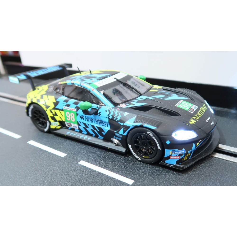 Carrera 32022 Digital 1:32 Aston-Martin Vantage GT3 Northwest No 98 Slot Car