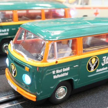 Carrera 32034 Digital 1:32 Volkswagen VW Bus Panel Van T2b Jägermeister Slot Car