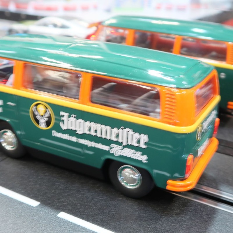 Carrera 32034 Digital 1:32 Volkswagen VW Bus Panel Van T2b Jägermeister Slot Car