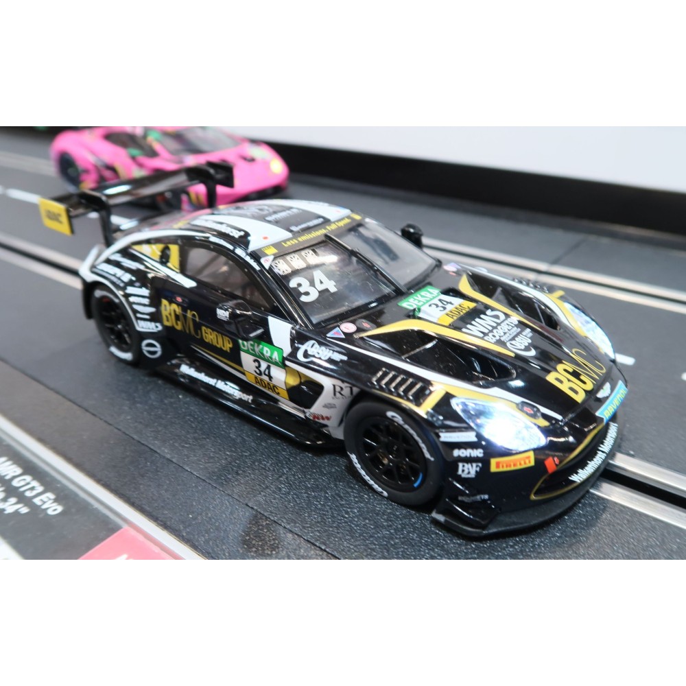 Carrera 32070 Digital 1:32 Aston Martin Vantage AMR GT3 Evo Walkenhorst Motorsport No 34 Slot Car