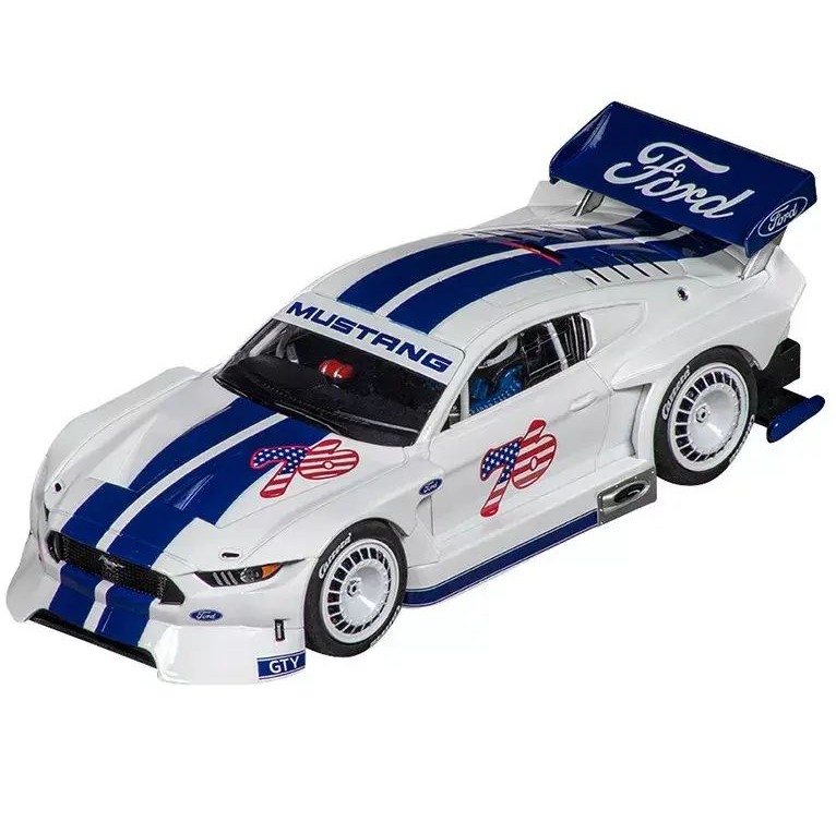 Carrera 30033 Digital 1:32 Starter Set 2x Ford Mustang GTY