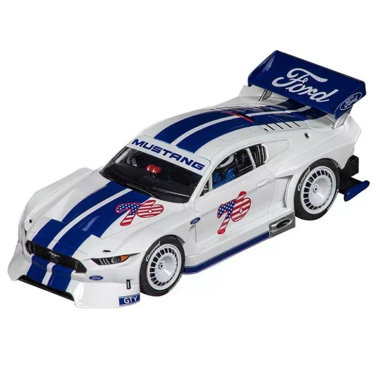 Carrera 30033 Digital 1:32 Starter Set 2x Ford Mustang GTY