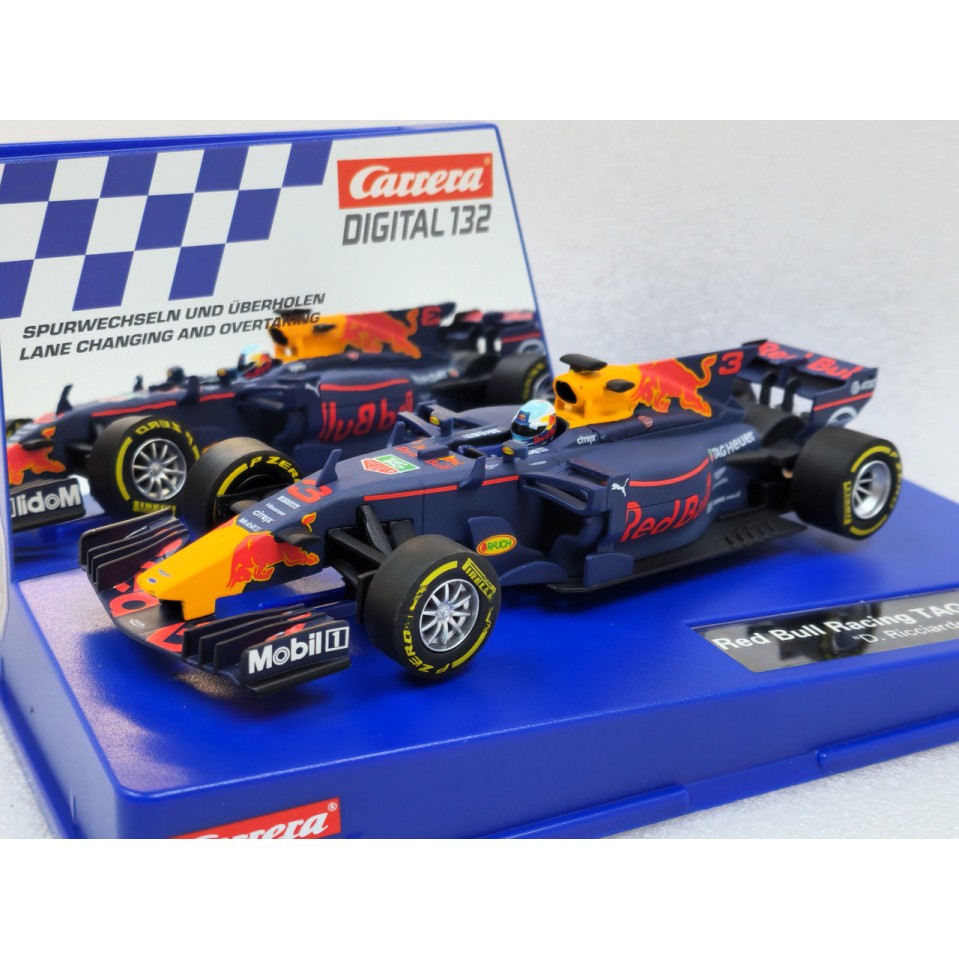 Carrera 30819 Digital 1:32 F1 Red Bull Racing RB13 No 3 Daniel Ricciardo Slot Car