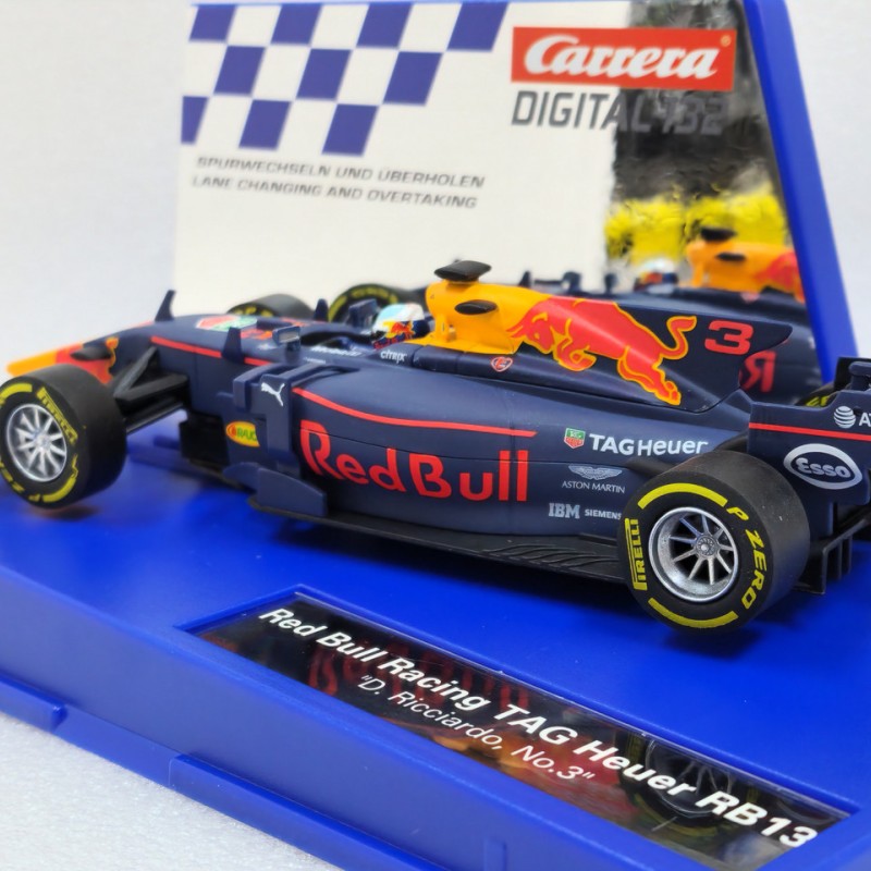 Carrera 30819 Digital 1:32 F1 Red Bull Racing RB13 No 3 Daniel Ricciardo Slot Car