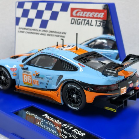 Carrera 32019 Digital 1:32 Porsche 911R GT3 Gulf Mike Wainwright Nr. 86 Silverstone 2014 Slot Car