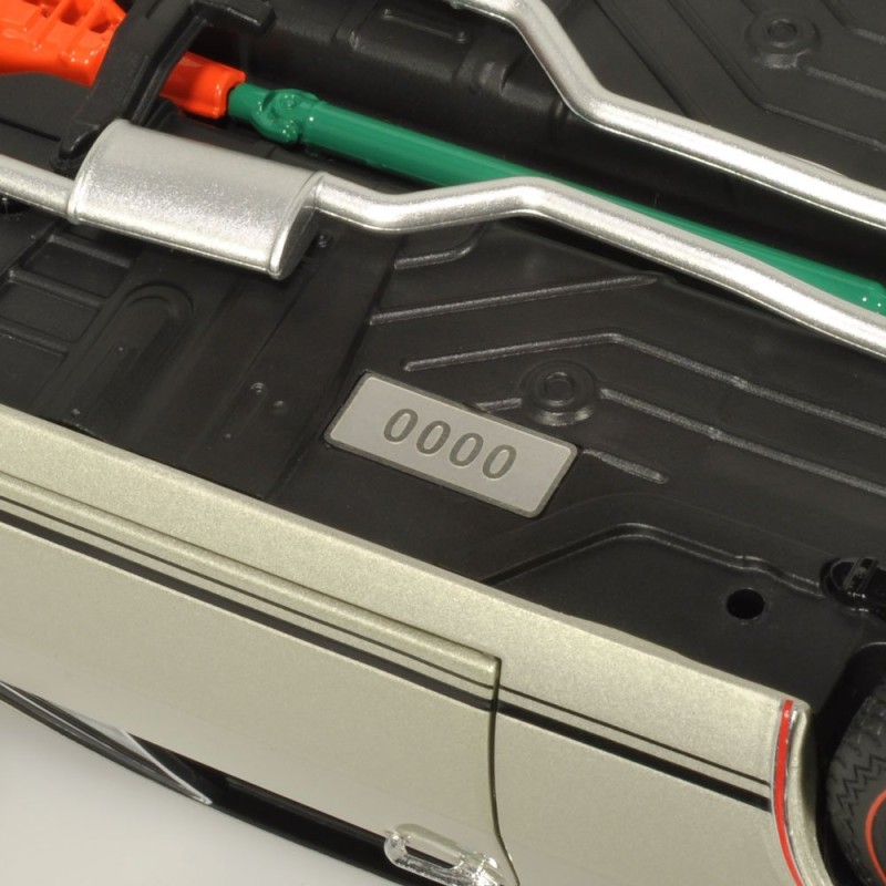 Classic Carlectables 18855 Holden HK GTS 327 Monaro Silver Mink - Scale 1:18