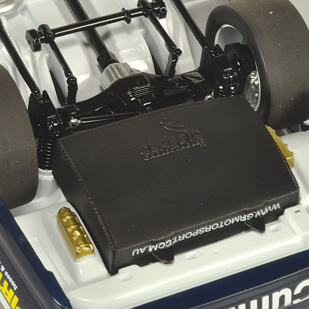 Classic Carlectables 18859 Holden VS Commodore 1999 Calder Park Winner Garth Tander No 34 - Scale 1:18